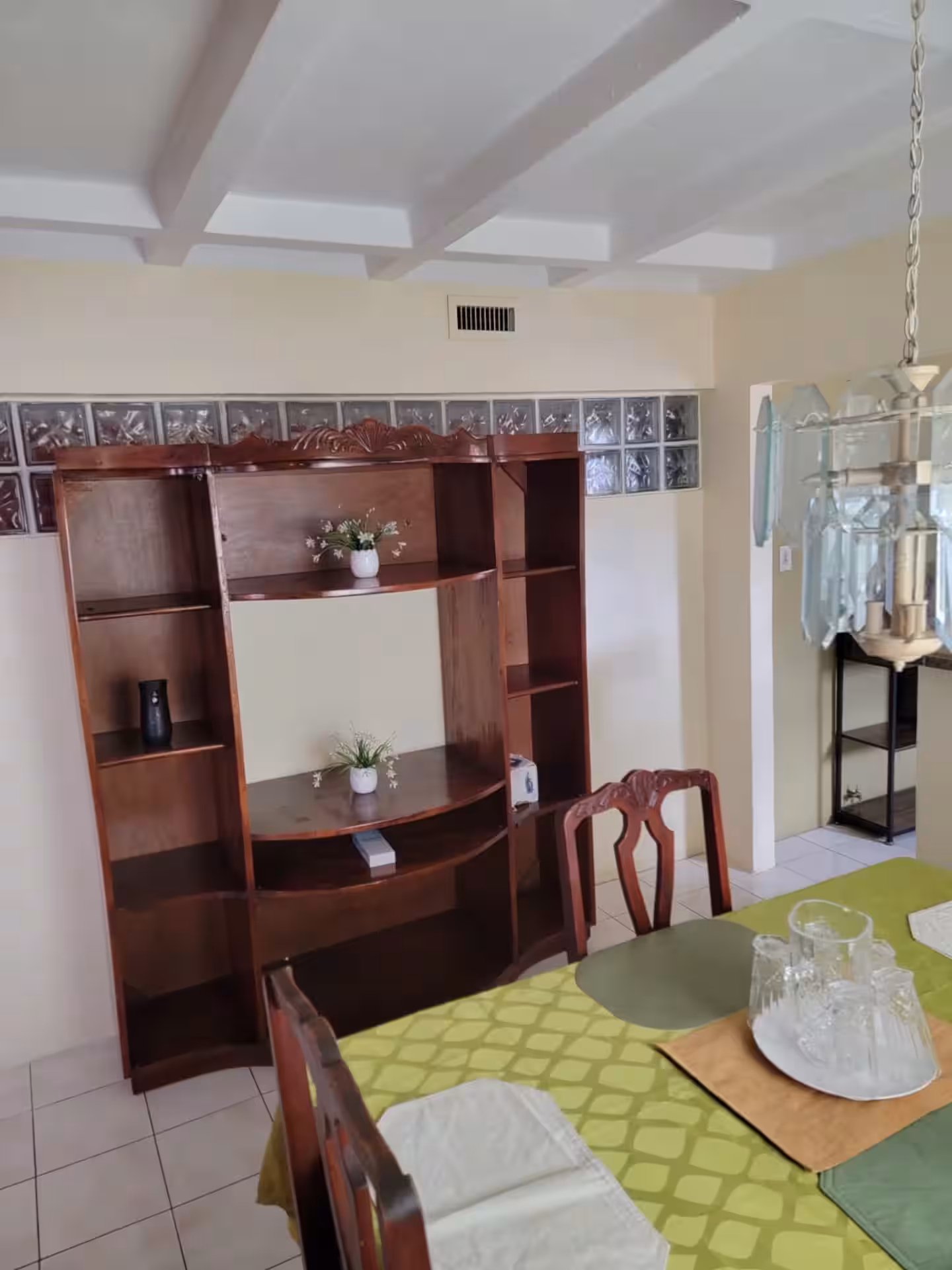 dinningroom 266 7 East, Greater Portmore, St. Catherine