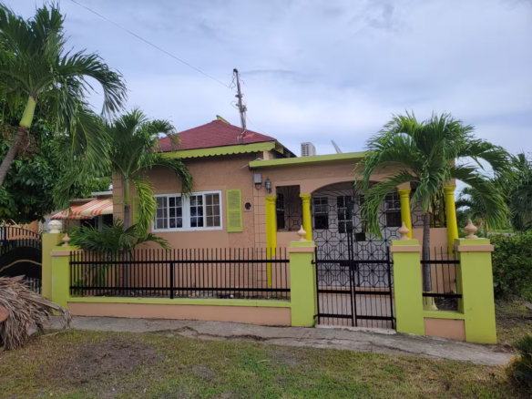 266 7 East, Greater Portmore, St. Catherine