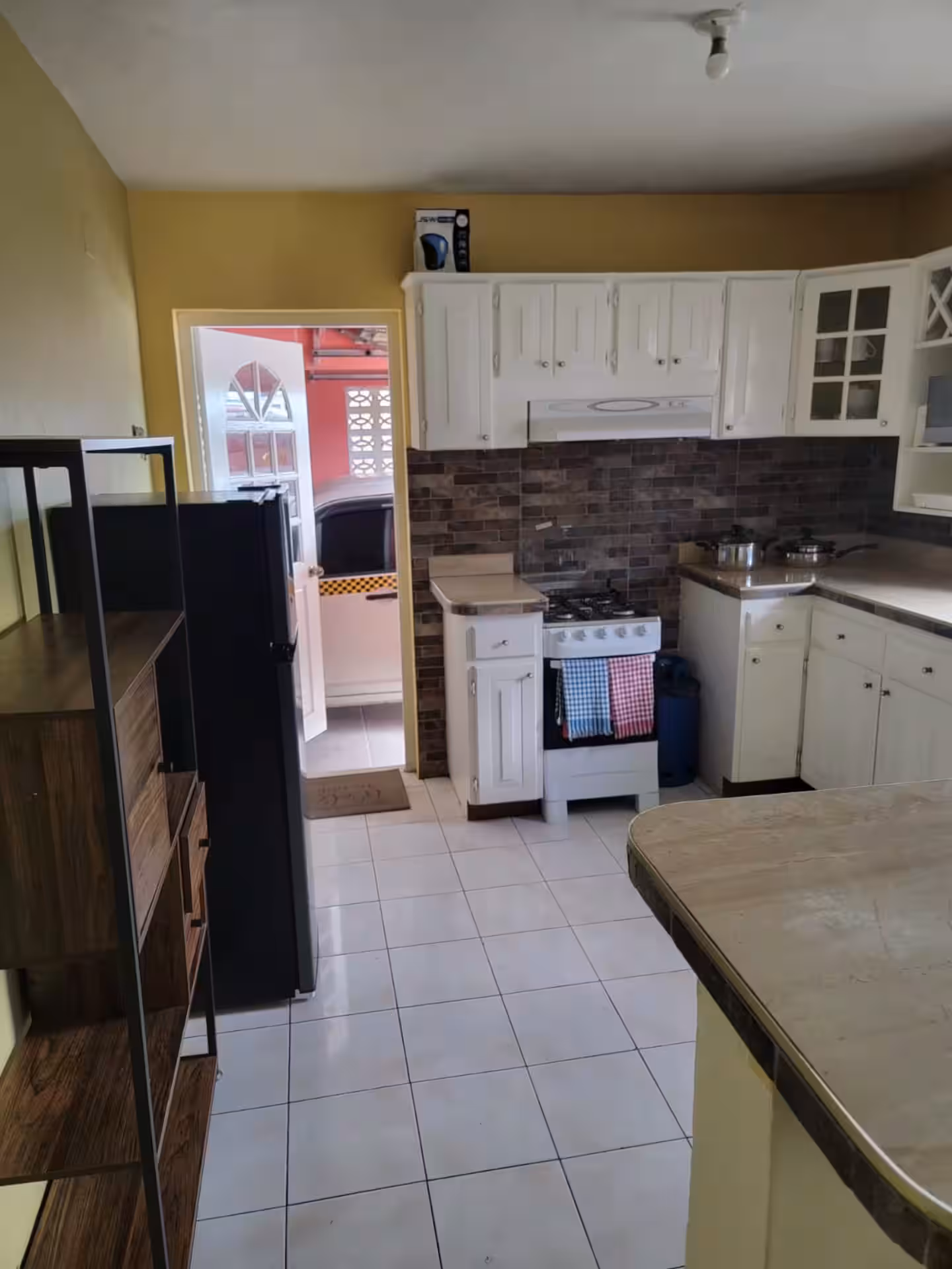 kitchin2 266 7 East, Greater Portmore, St. Catherine